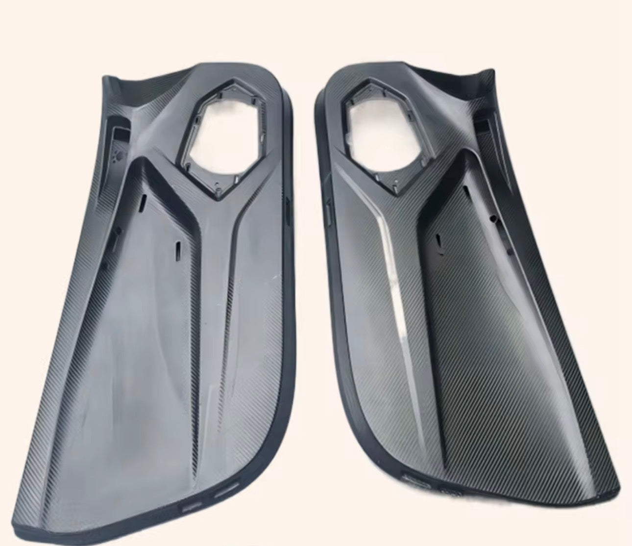 Lamborghini Huracán (Up to STO) – Full Matte Dry Carbon Fiber Inner Door Panels - photo 2 - Drvyn