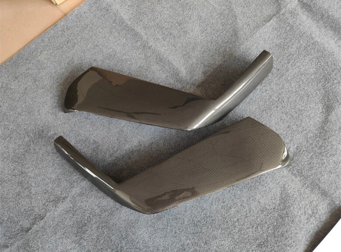 Ferrari 488 GTB / Spider Real Carbon Fiber Front Bumper Corner Splitter Trim - photo 2 - Drvyn